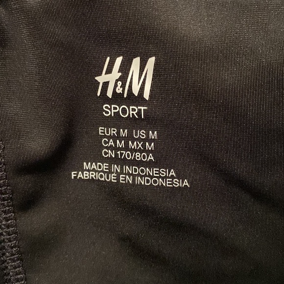 H&M running lined running shorts, size medium - Picture 4 of 4